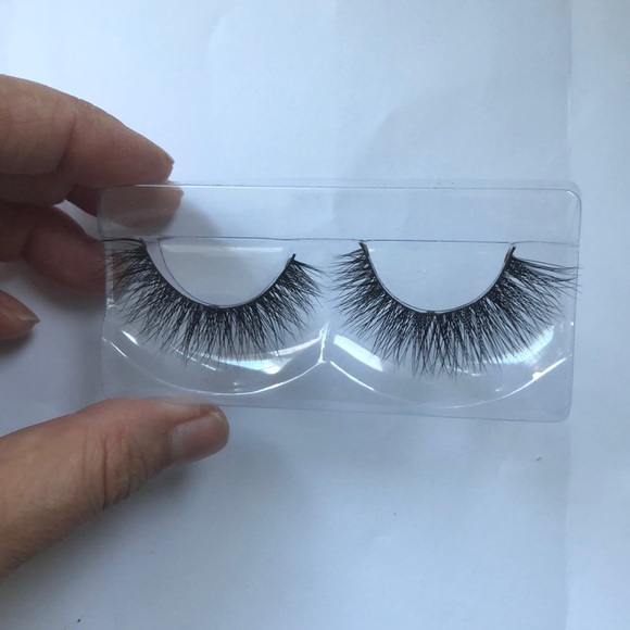 NWOT Velour Mink Lashes - Picture 4 of 5